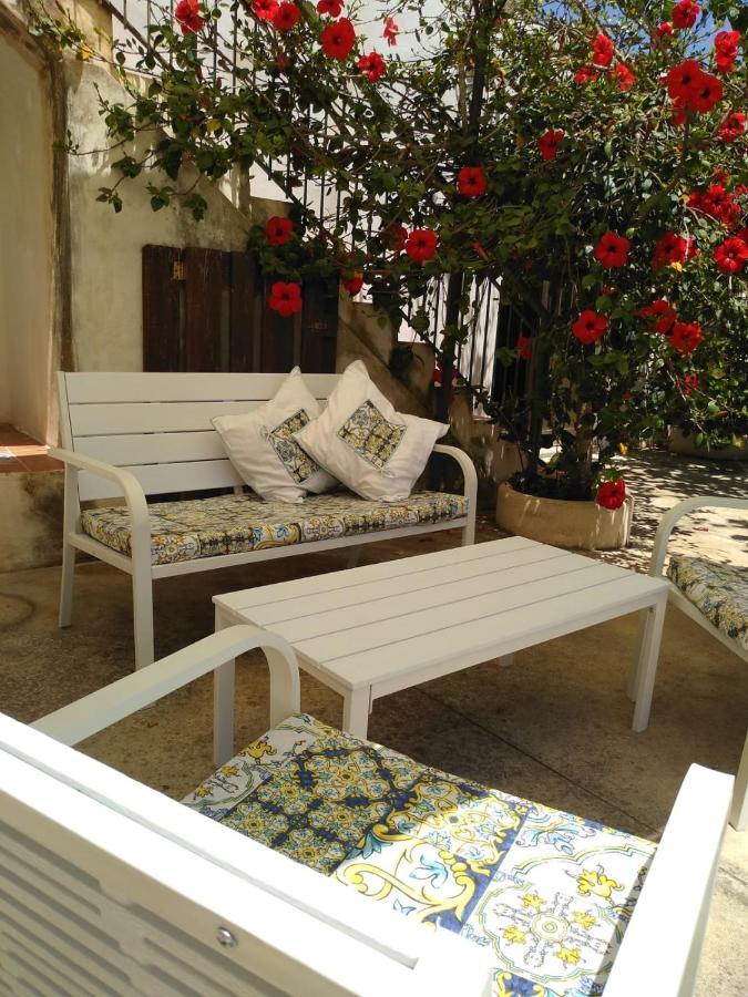 Вилла Casale Hibiscus Санта-Мария-дель-Фокалло Экстерьер фото