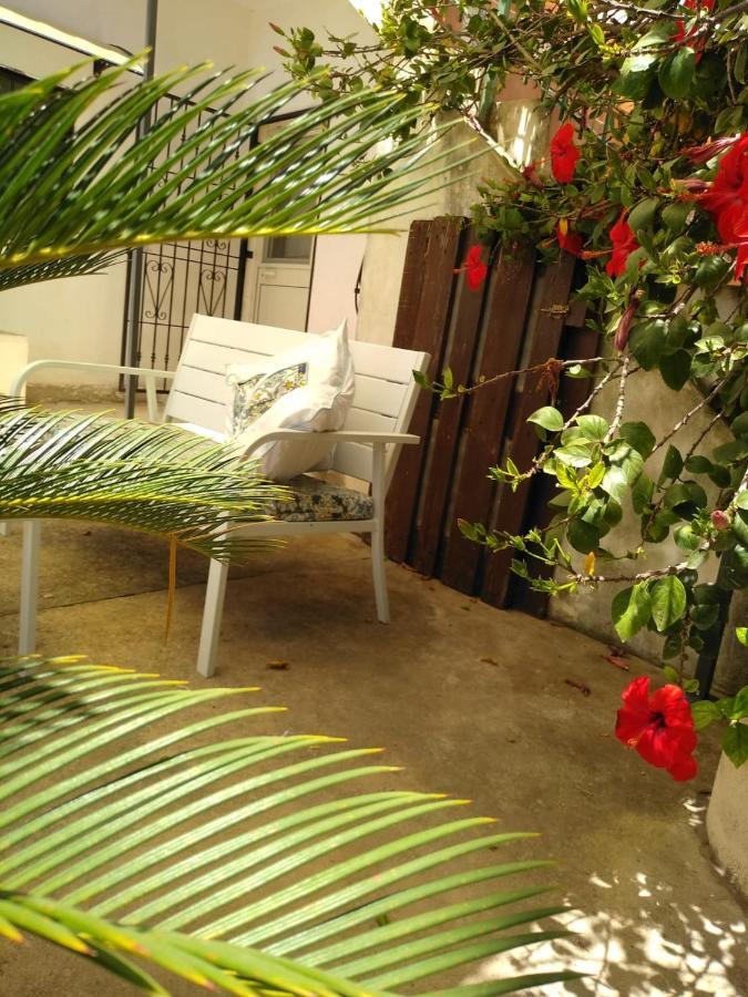 Вилла Casale Hibiscus Санта-Мария-дель-Фокалло Экстерьер фото